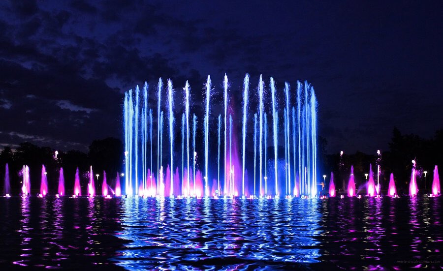 музыкальный фонтан кувейта. светомузыкальный фонтан в тамбове. музыкальный фонтан анапа. музыкальный фонтан. парк царицыно поющие фонтаны.