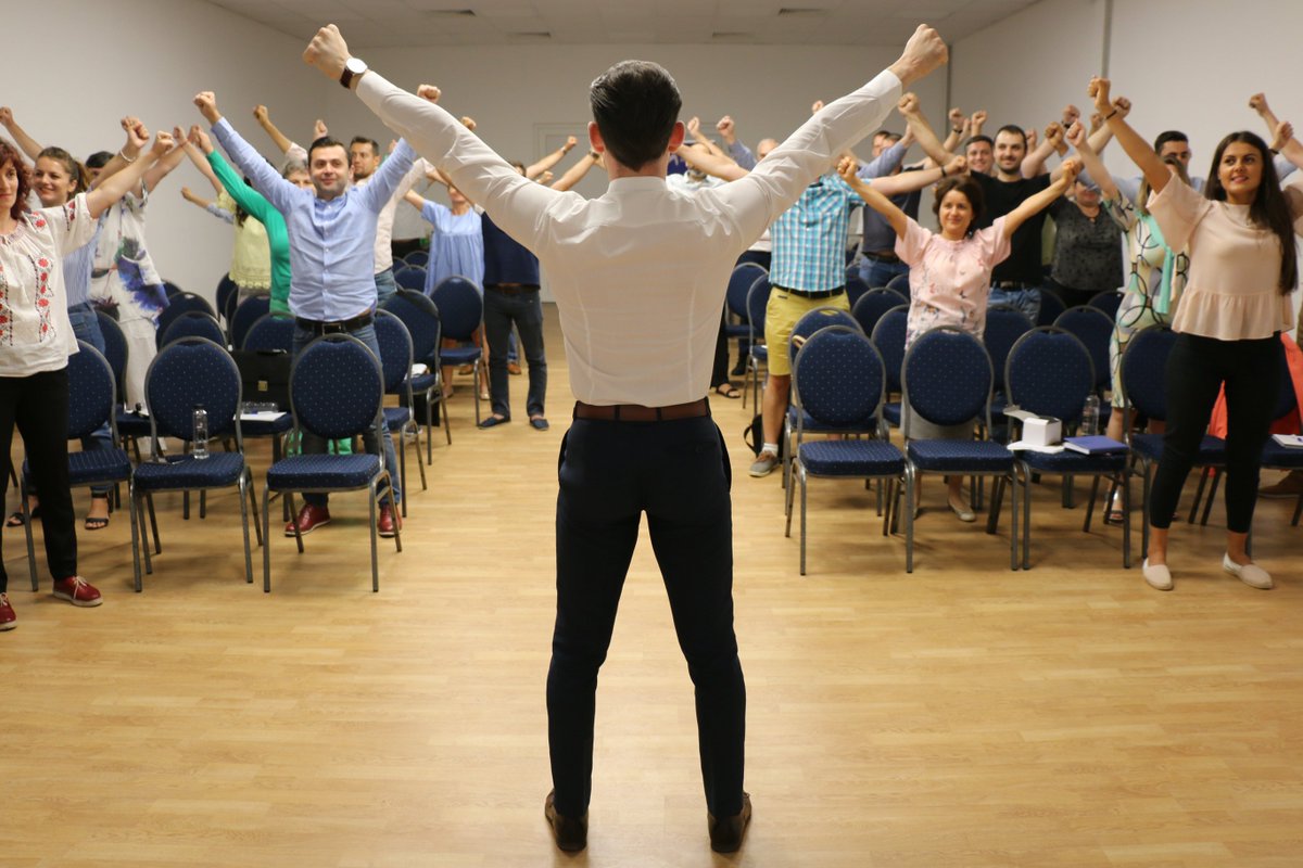 Public speaking workshop with #OvidiuOltean <a href="/MetamobRO/">Metamob</a>