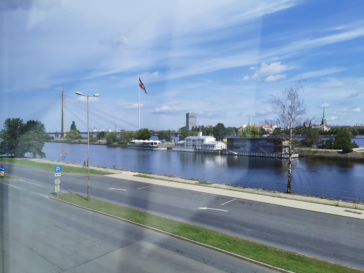 shadow_dot_cat's tweet image. View from the #perlcon venue.