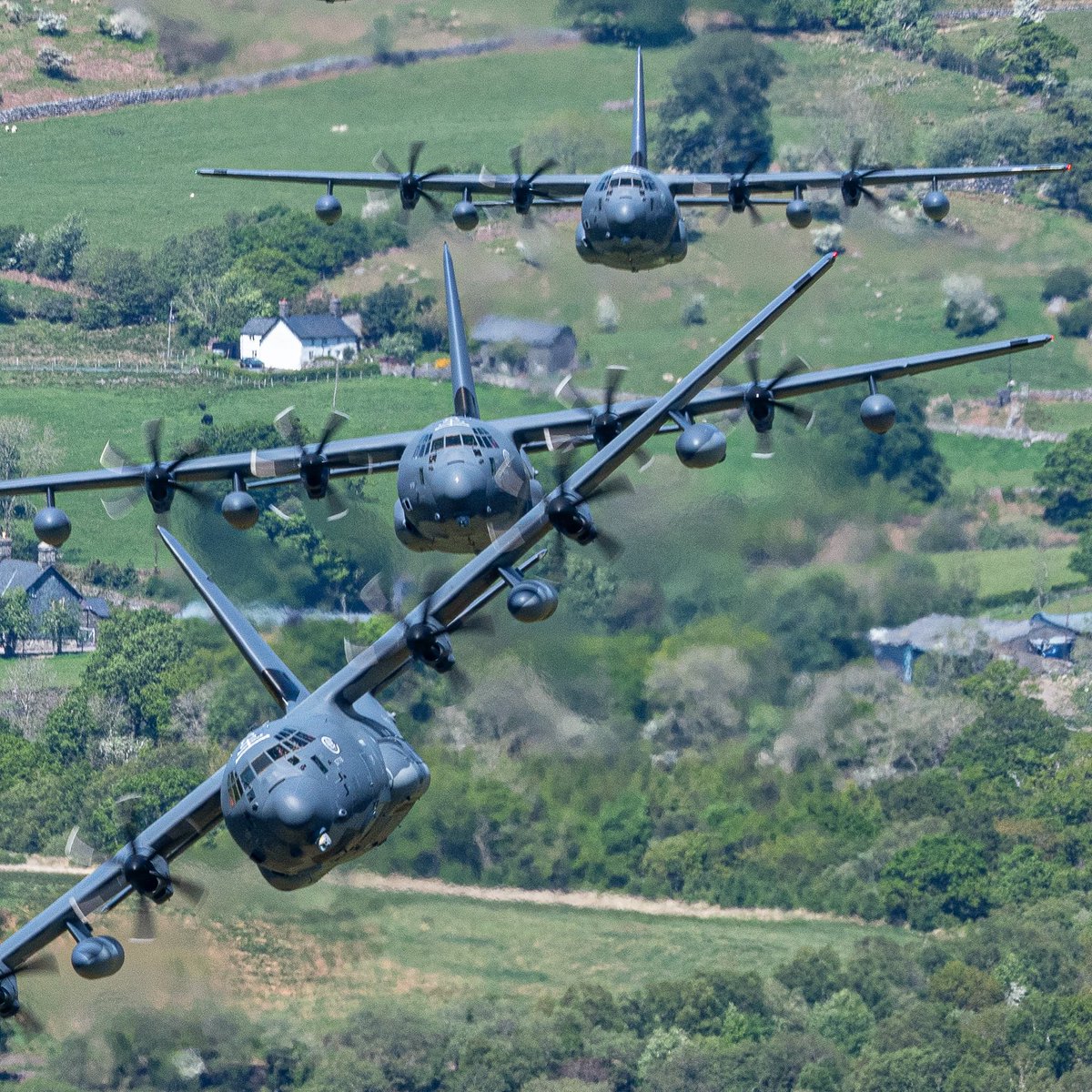 AndyTay59511948's tweet photo. 67 SOS Night Owls Low level #4ship #67sos #nightowls #lfa7 #machloop #mc130j #fatalbert #352SOG https://t.co/YpHQYxzUMF