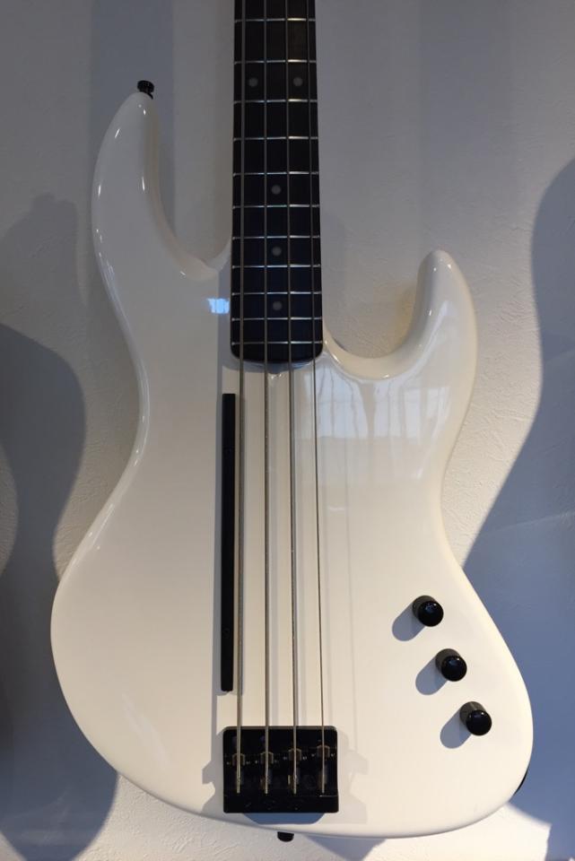 JGuitarNEWS on Twitter "【新着楽器｜クローズアップ！】 Godin ZETA Z1 GR LASIDO 1980年代 レアなGodinのエレキベース https