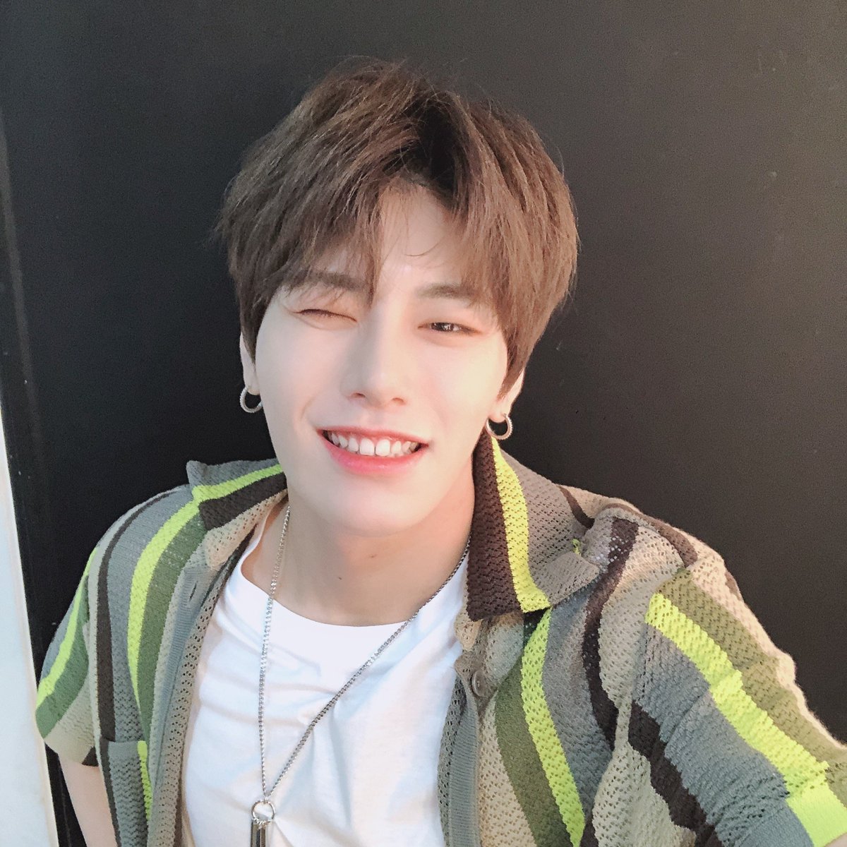 787_0523_'s tweet photo. 김상균 미쳤어
니가 청량이다 청량이야 ㅠㅠㅠ
인간 사이다
인간 스프라이트
인간 트레비 ㅠㅠㅠ https://t.co/9nYFJMsQ38