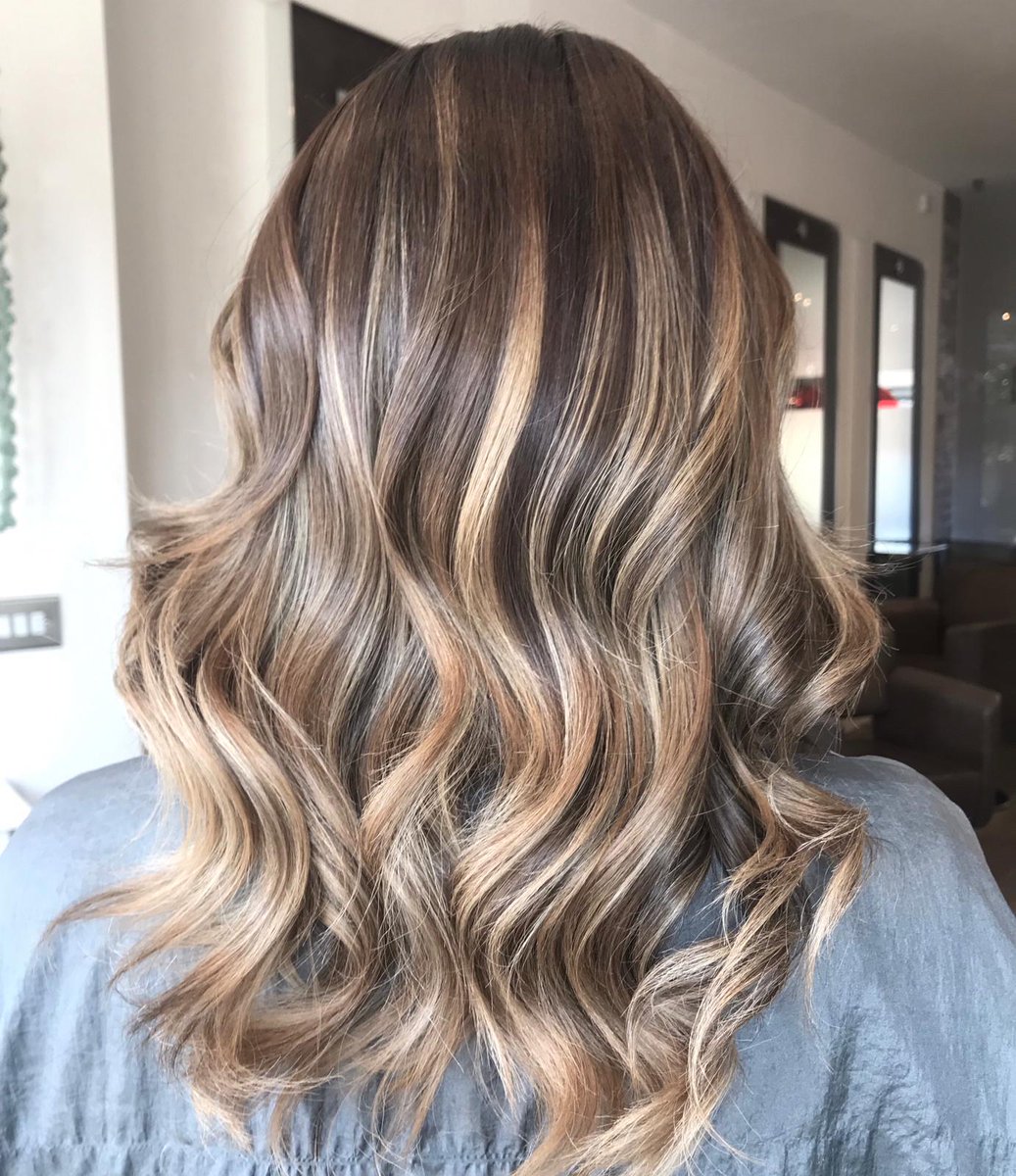 THBofPenarth's tweet photo. UNREAL colour work by our super talented Phoebe👐

Would you have guessed this was the same head of #hair?!

This is the work of a #stylist who is so incredibly commited &amp; works so hard at her craft!

Here's this week's #TransformationTuesday...

https://t.co/NOCBayuscU #Penarth https://t.co/Q6XszlAwc5