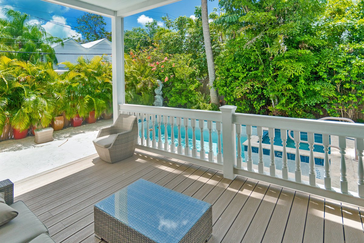 VHKW's tweet photo. Here's a preview of the newest addition to our monthly vacation rental inventory. This 4 bed, 3 bath Oldtown home features an award-winning renovation. Call (305) 294-7358 for more info. #KEYWESTVACATIONRENTAL #VHKW #VACATIONRENTALS #KEYWEST #KEYWESTHOUSES https://t.co/ZnH5Kf8P9R