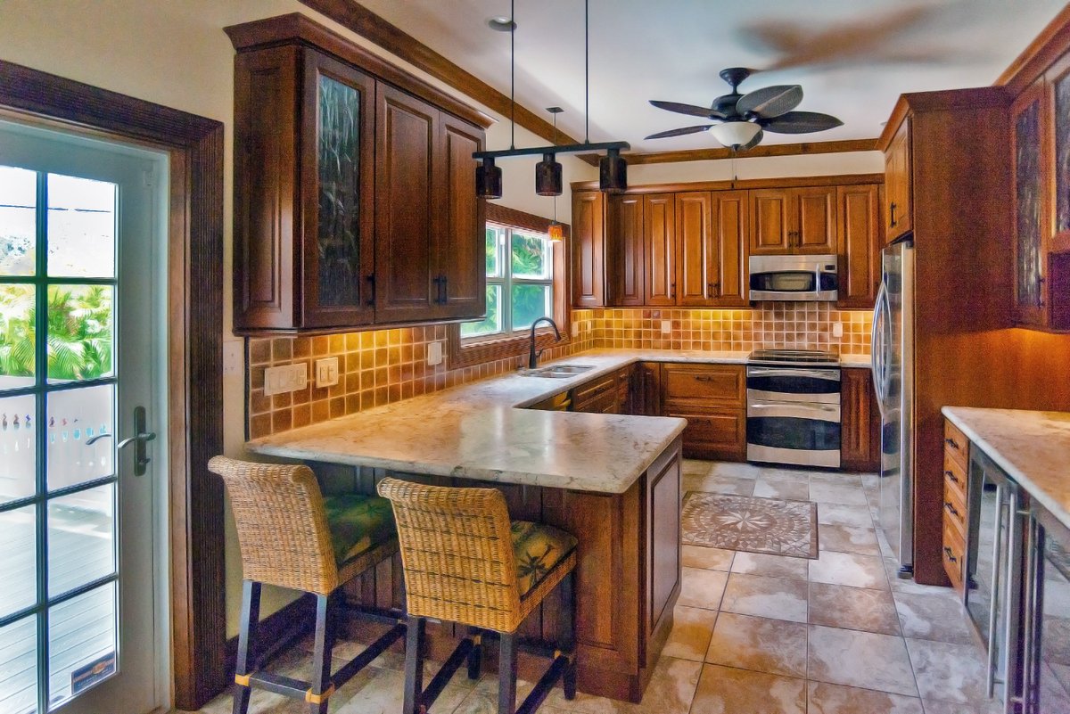 VHKW's tweet photo. Here's a preview of the newest addition to our monthly vacation rental inventory. This 4 bed, 3 bath Oldtown home features an award-winning renovation. Call (305) 294-7358 for more info. #KEYWESTVACATIONRENTAL #VHKW #VACATIONRENTALS #KEYWEST #KEYWESTHOUSES https://t.co/ZnH5Kf8P9R
