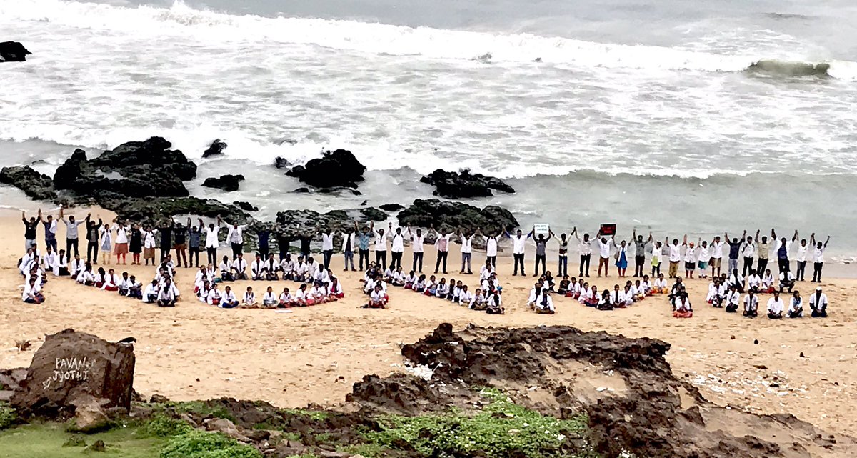 varshitaprasul1's tweet photo. #SayNoToNMCbill https://t.co/QgQvBuGRi4