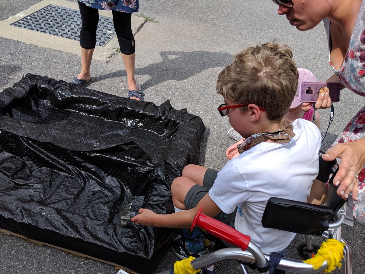 HeatherTechTST's tweet image. #PBL #ProjectInnovation #inclusion Learners in our group preparing a #palletgarden to transplant our seedlings as we explore how living things grow from seeds.
@IthacaNYSchools @KLKiechle