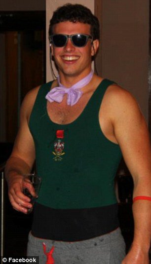 CrimeRocket's tweet photo. "The astonishing thought, detail and logic had me wondering why the huge prosecution team wasn’t consulting with him. Van der Leek has dished up another corker in this Van Breda analysis."
https://t.co/pRPe49goE7 #VanBreda https://t.co/7NpOh6wGEt