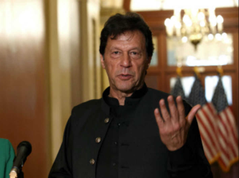 timesofindia's tweet photo. Pulwama-like attacks can happen after revocation of Article 370: Pakistan Prime Minister Imran Khan 

READ: https://t.co/HmZNqUwmhh

#JammuAndKashmir #Article370 https://t.co/zEGgWhmIHK