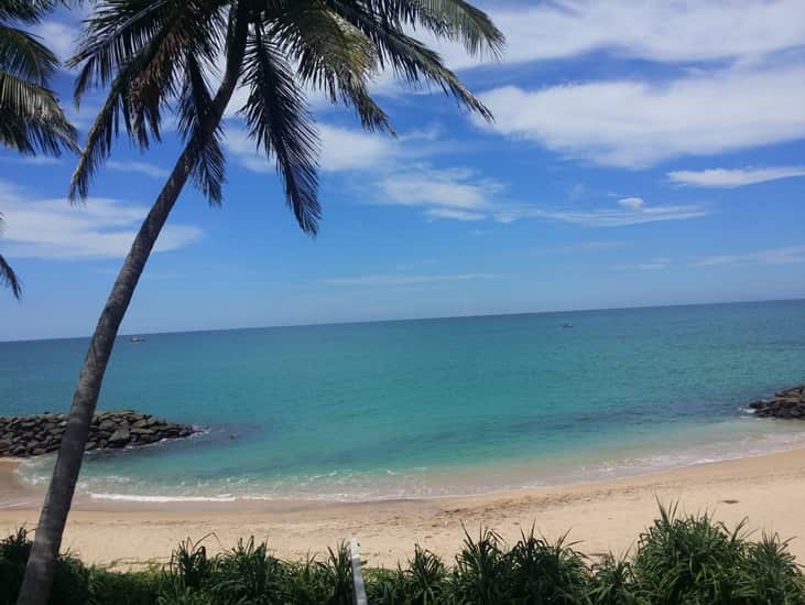 selfholidays's tweet photo. شاطئ جبل لافينيا أو لا وينيا باللغة المحلية Mount Lavinia Beach بطول ضاحية مونت لافينيا بمدينة كولومبو السريلانكية وهو شاطىء للجبل الشهير يتميز الشاطئ بمياهه الزرقاء النقية بالإضافة إلى رماله الذهبية التي تصلح لإقامة العديد من الأنشطة عليها. https://t.co/QNsVzlcDSG
