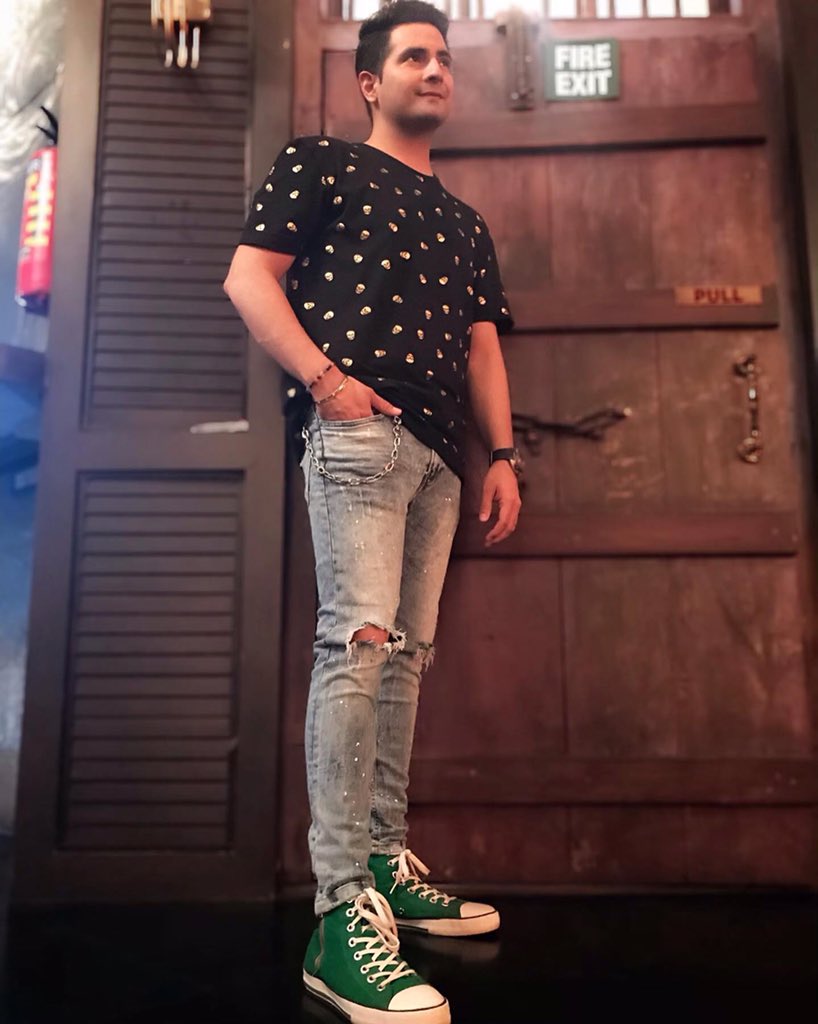 What’s on your mind? Is it what’s on mine?
———————————————————————————
#karanmehra  <a href="/realkaranmehra/">Karan Mehra</a>