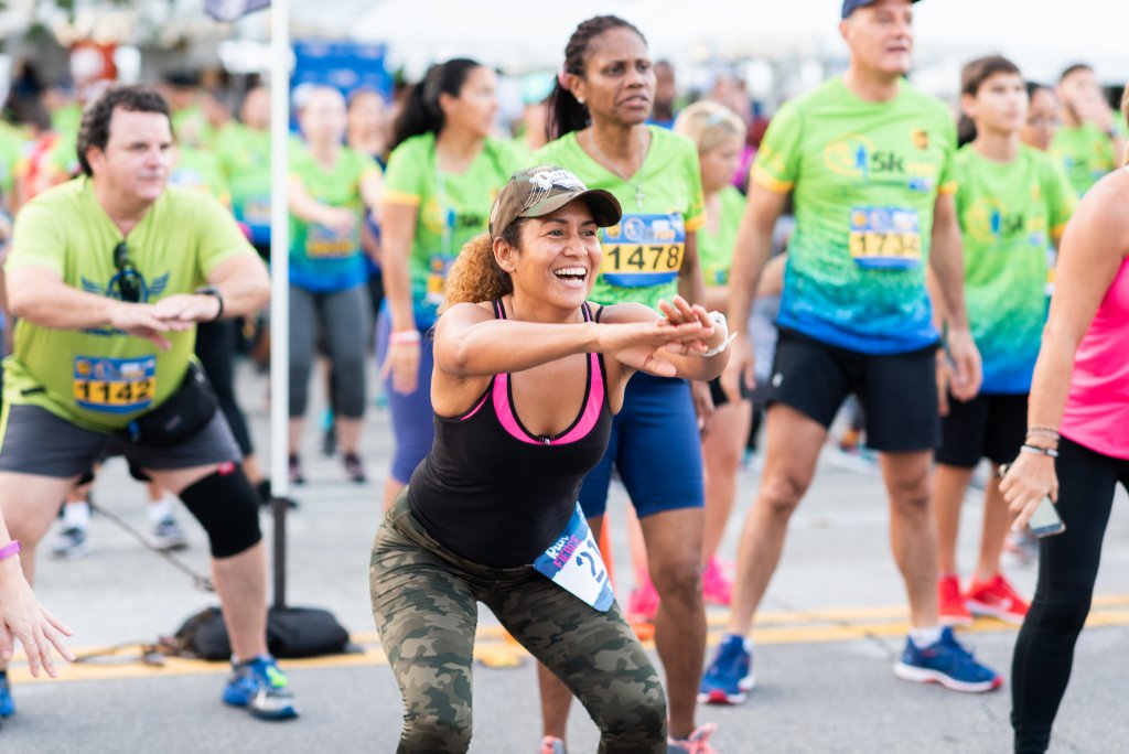 UnitedWayMiami's tweet image. 🏃 Join the fight for a #StrongerMiami and sign up for the #UPS5K run. Not sure what it takes? Here's a couple of tips to get started:
- Warm ups, cool downs and stretching helps keep you agile
- Incorporate cross training on non-running days
Learn more: bit.ly/2XVjGvP