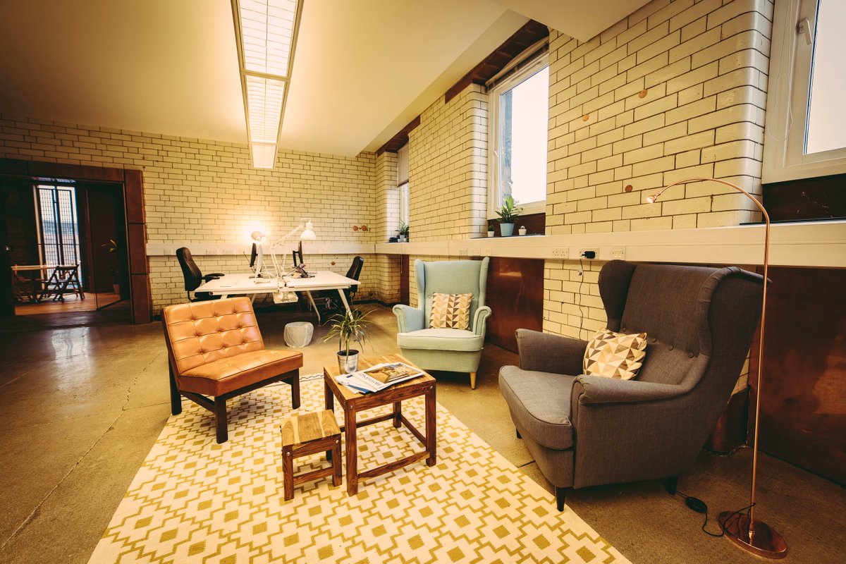 We’re hiring! 🔥

Come join our team in Glasgow as a Lab Technician and Assistant Editor and work across high-end film, drama, documentaries, and factual entertainment.

👉 blazinggriffin.bamboohr.com/jobs/view.php?…