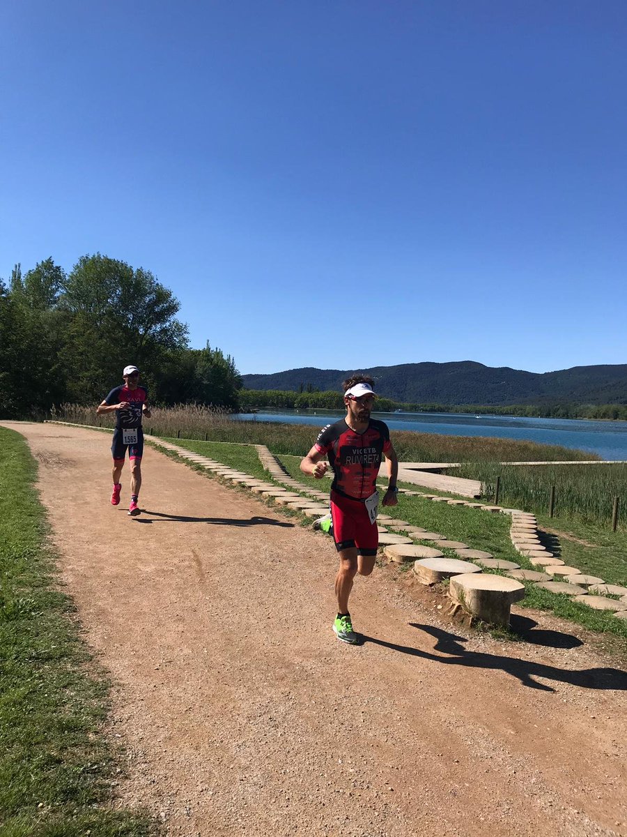 Triatletes! Inscripcions obertes pel XXXIV Triatló de Catalunya el dia 8 de setembre a Banyoles. Apunta't i competeix en un escenari únic 🔝. Inscripcions → bit.ly/triatlo2019. 
🏊‍♂️ 1.500 m
🚴‍♀️ 40 km 
🏃‍♂️ 10 km 
#triatlobanyoles #banyoles #triatló #triatlón #triathlon