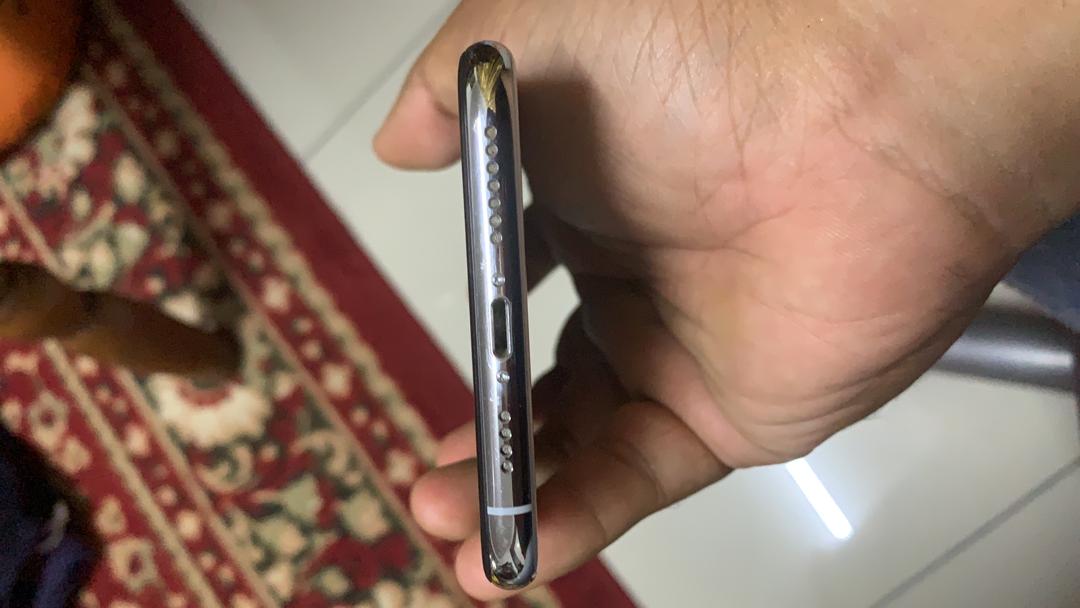 hafeezry's tweet photo. Nak let go Iphone Xs Max 256 GB, silver, complete set.. Open price RM 4,999.00.. Kalau boleh nak COD area nilai atau seremban je..  Reason jual nak guna duit.

Ws : 014-2605529/017-3430041 

(HELP ME TO RETWEET THIS GUYS 🙏🏼🙏🏼🙏🏼) https://t.co/VnsKBjERIx
