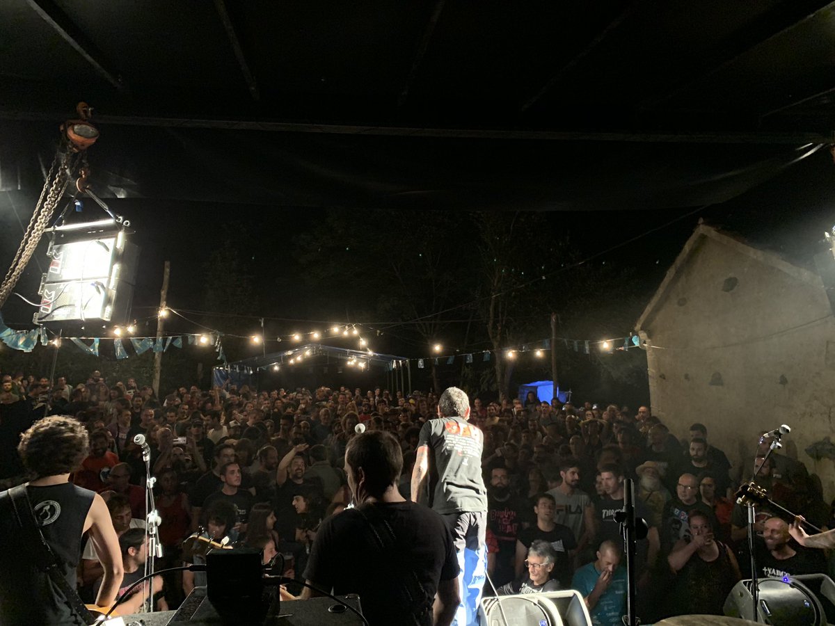 kcps73's tweet photo. @LOSGATILLAZO en el migalpirirock, https://t.co/nidvwxUnfC