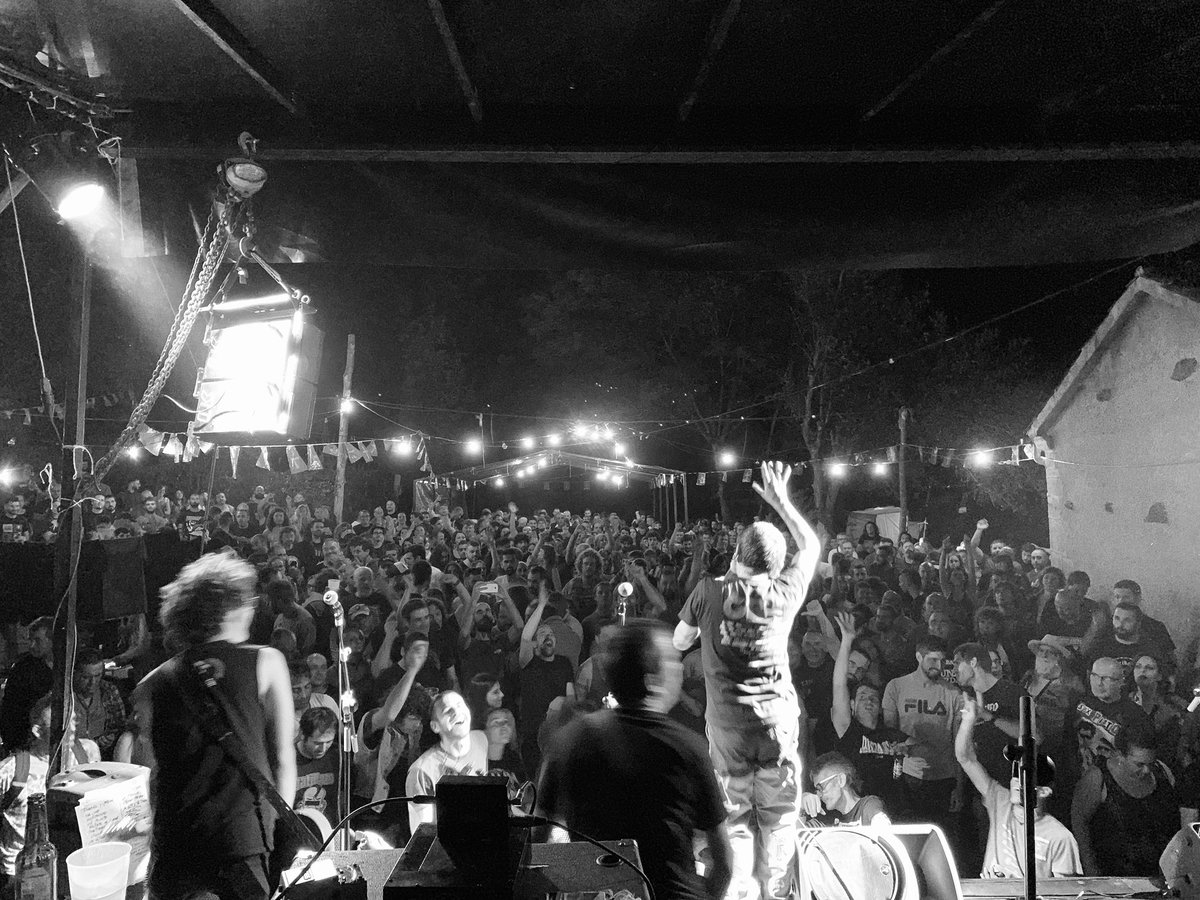 kcps73's tweet photo. @LOSGATILLAZO en el migalpirirock, https://t.co/nidvwxUnfC
