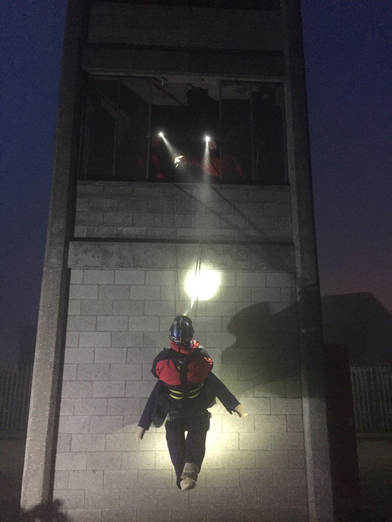 SfrsAber's tweet photo. Blue Watch Altens taking part in a rope training scenario dealing for a rescue in the dark. Training for all eventualities #Nighttimeexercise @EveningExpress @pressjournal @fire_scot @SFRS_RopeRescue https://t.co/MO9etQROTZ
