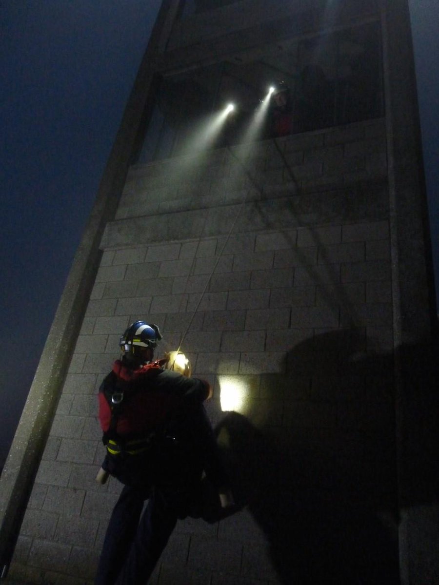 SfrsAber's tweet photo. Blue Watch Altens taking part in a rope training scenario dealing for a rescue in the dark. Training for all eventualities #Nighttimeexercise @EveningExpress @pressjournal @fire_scot @SFRS_RopeRescue https://t.co/MO9etQROTZ