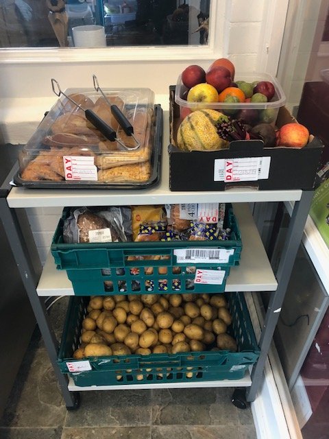 Great variety of stock in from <a href="/MarinaTesco/">Tesco Swansea Marina</a>, including a wide variety of fruit.  Our personal favourite are the green gage plums😋.  Why not come down and give them a go? #Swansea #CommunityFridge #Abertawe #OergellGymunedol #reducefoodwaste
