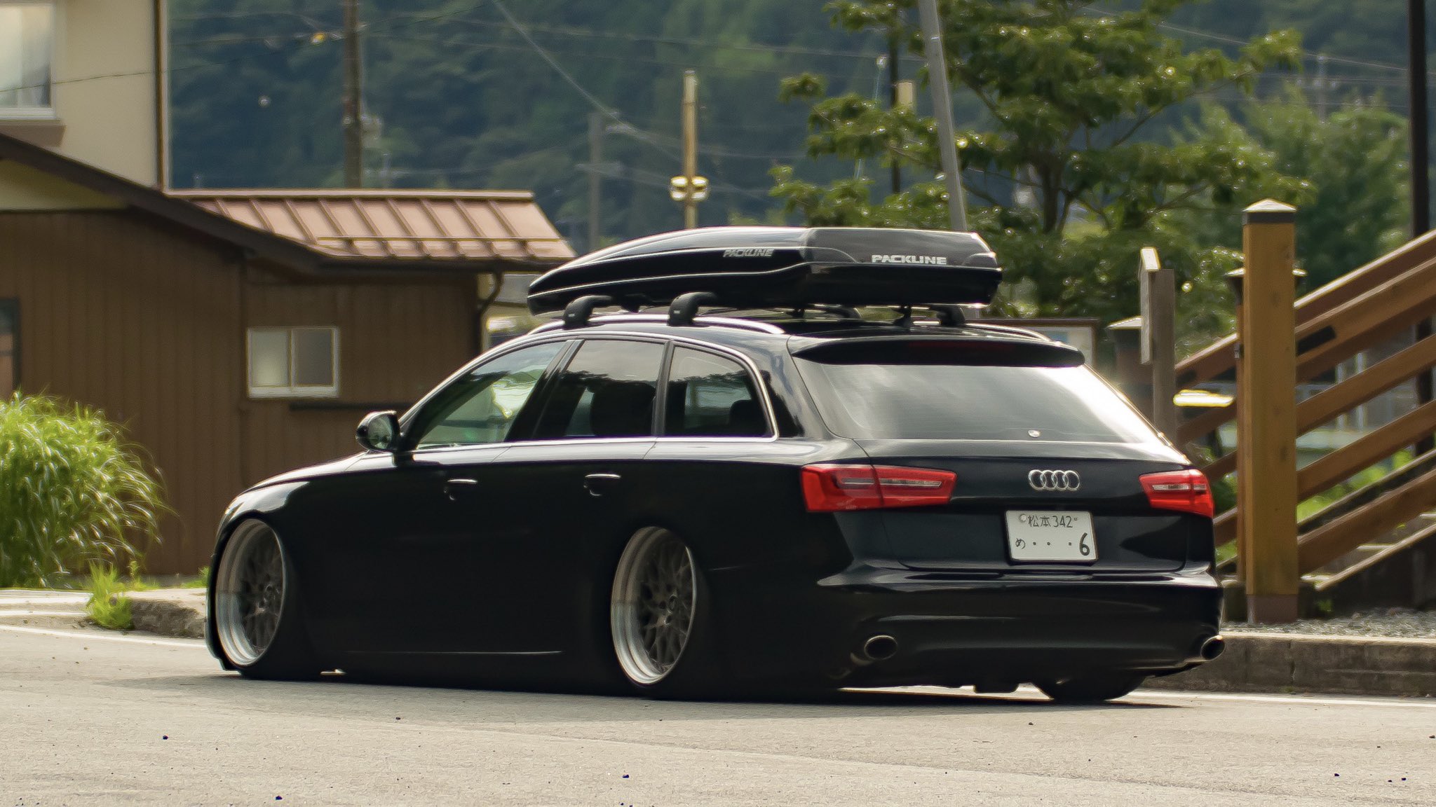 Takashi A6 Proud Crew Packlineルーフボックス載せました 欧州車ワゴンにルーフボックスはやっぱ カッコイイ どうでしょう Packline Packlinefxsuv ルーフボックス A6アバント