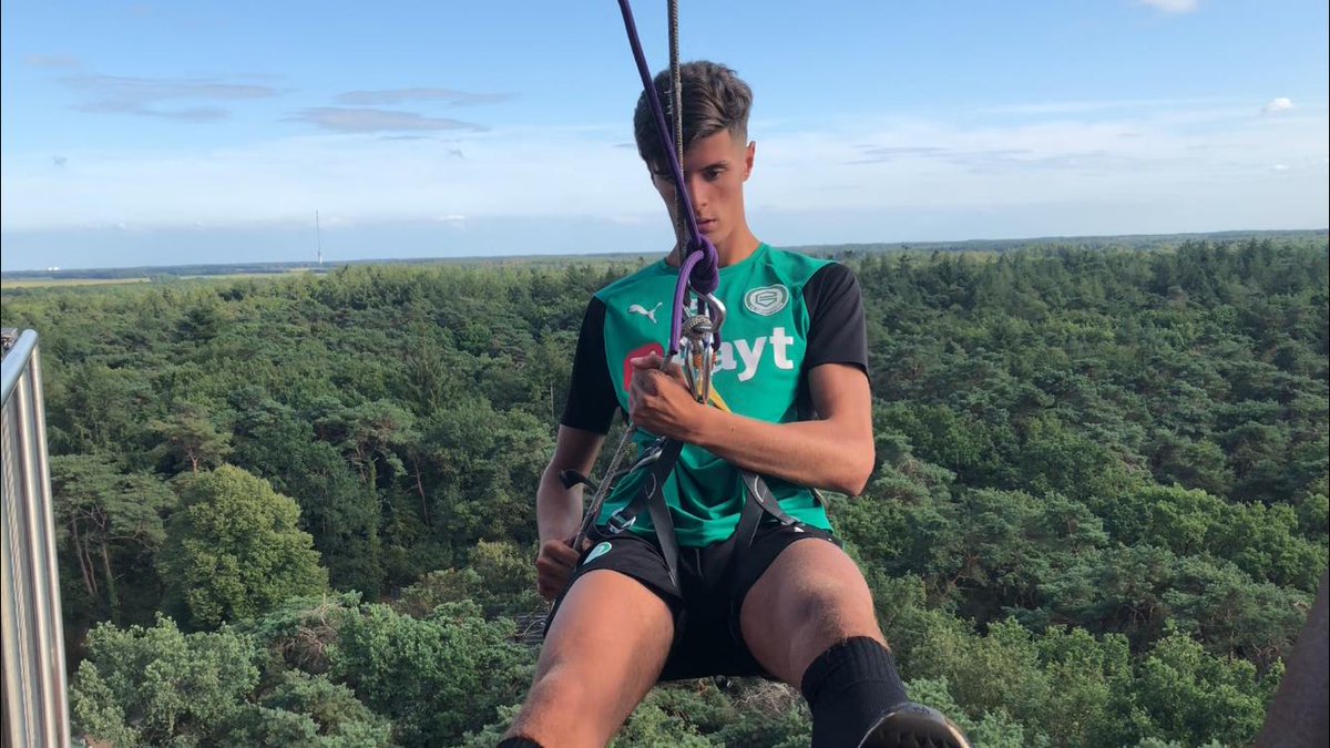 Abseilen van de Bosbergtoren (33 meter hoog) met <a href="/De_Jongens/">De Jongens v Outdoor</a>