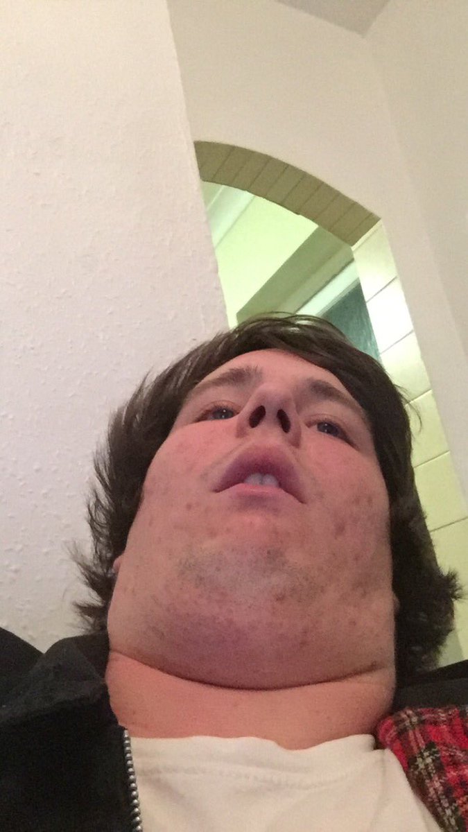 CBrindle94's tweet photo. I tried to recreate the thumb man picture at uni. I guess you could say I was successful in a way #thatchinthough https://t.co/3kbR4N5RMW