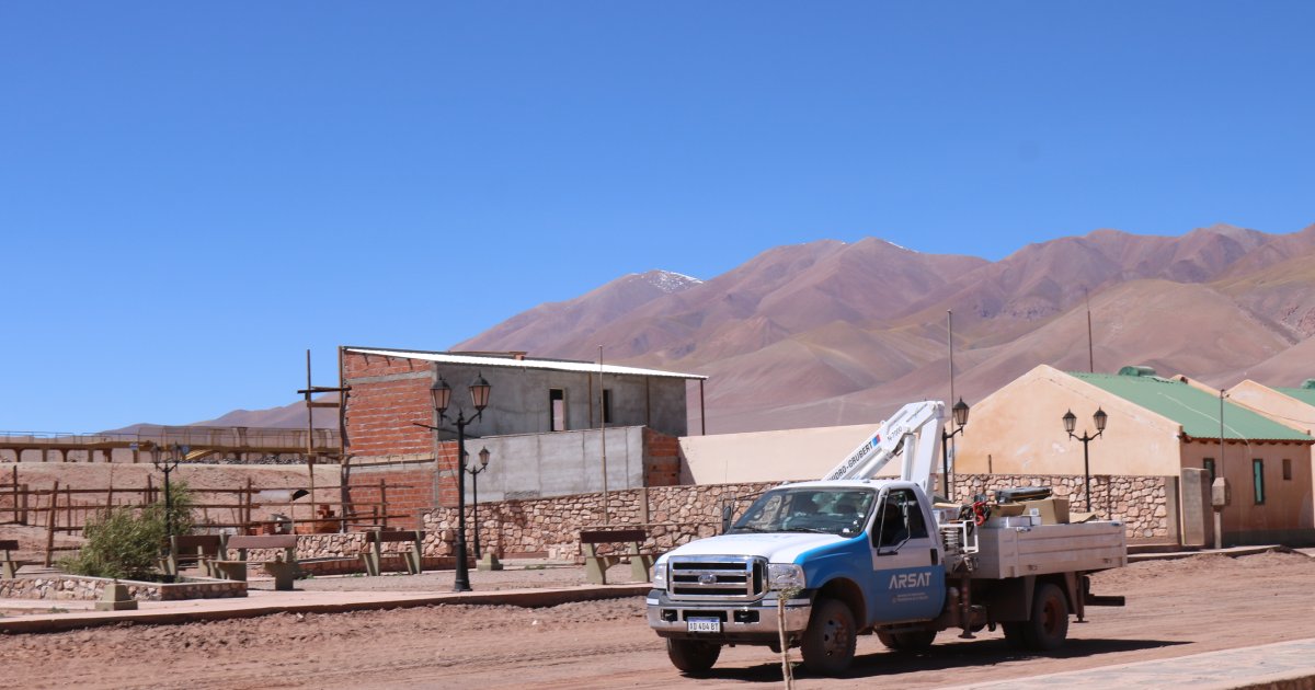 ARSAT tweet media