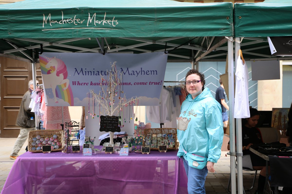 Make sure you get down to @Afflecksfox and support Leila of <a href="/minimayhemhq/">MinatureMayhem</a> trading for  great range of gifts, charms and jewellery !!!!