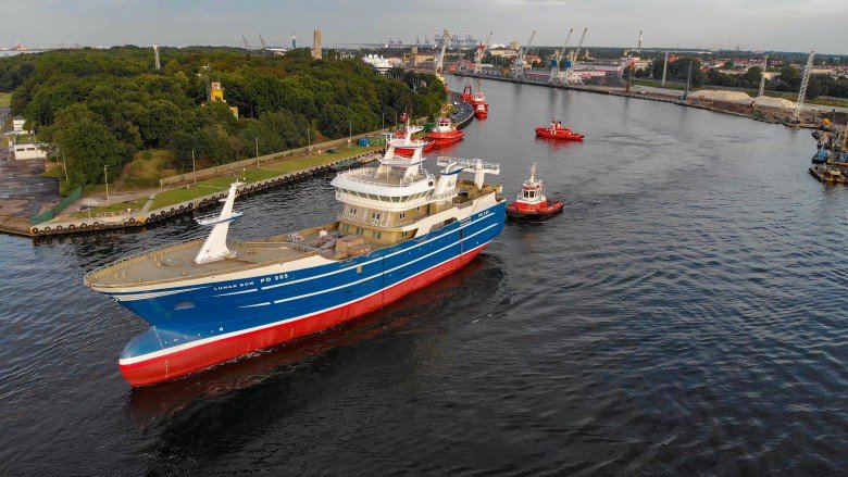 Gosp_Morska_pl's tweet photo. #LunarBow โ pierwszy czฤลciowo wyposaลผony statek z #KarstensenShipyardPoland โ w drodze do #Dania
https://t.co/WcgFR4SRN6 https://t.co/yE2Tz0H45A