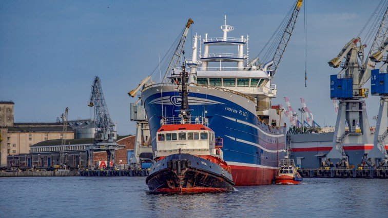 Gosp_Morska_pl's tweet photo. #LunarBow โ pierwszy czฤลciowo wyposaลผony statek z #KarstensenShipyardPoland โ w drodze do #Dania
https://t.co/WcgFR4SRN6 https://t.co/yE2Tz0H45A