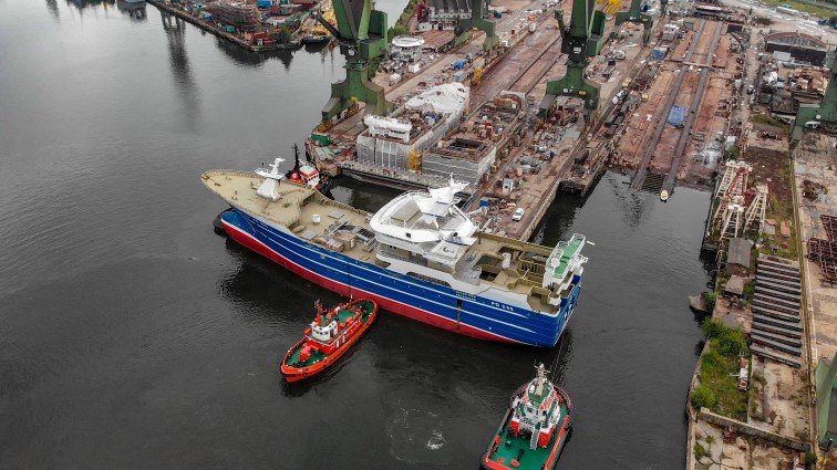 Gosp_Morska_pl's tweet photo. #LunarBow โ pierwszy czฤลciowo wyposaลผony statek z #KarstensenShipyardPoland โ w drodze do #Dania
https://t.co/WcgFR4SRN6 https://t.co/yE2Tz0H45A