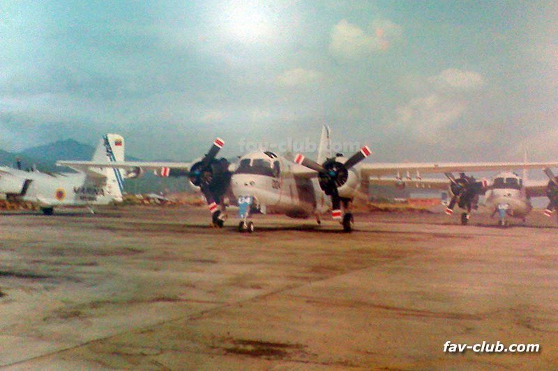#Historia Aviones Grumman S-2E Tracker del entonces Escuadrón Aeronaval Antisubmarino AS-10 de la Armada Venezolana, Puerto Cabello mediados de la década de 1970. (Foto: archivo FAV-Club) #aviacionmilitar #aviacionnaval #armadavenezolana #s2tracker #venezuela #favclub