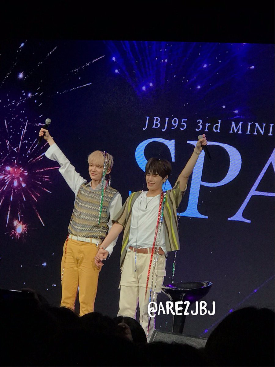 ARE2JBJ's tweet photo. 190806 상균 JBJ95 쇼케이스 #상균 #JBJ95 #켄타 🧡 쩨일 기여운 사람 저요저요 https://t.co/vdPIwm1rF2