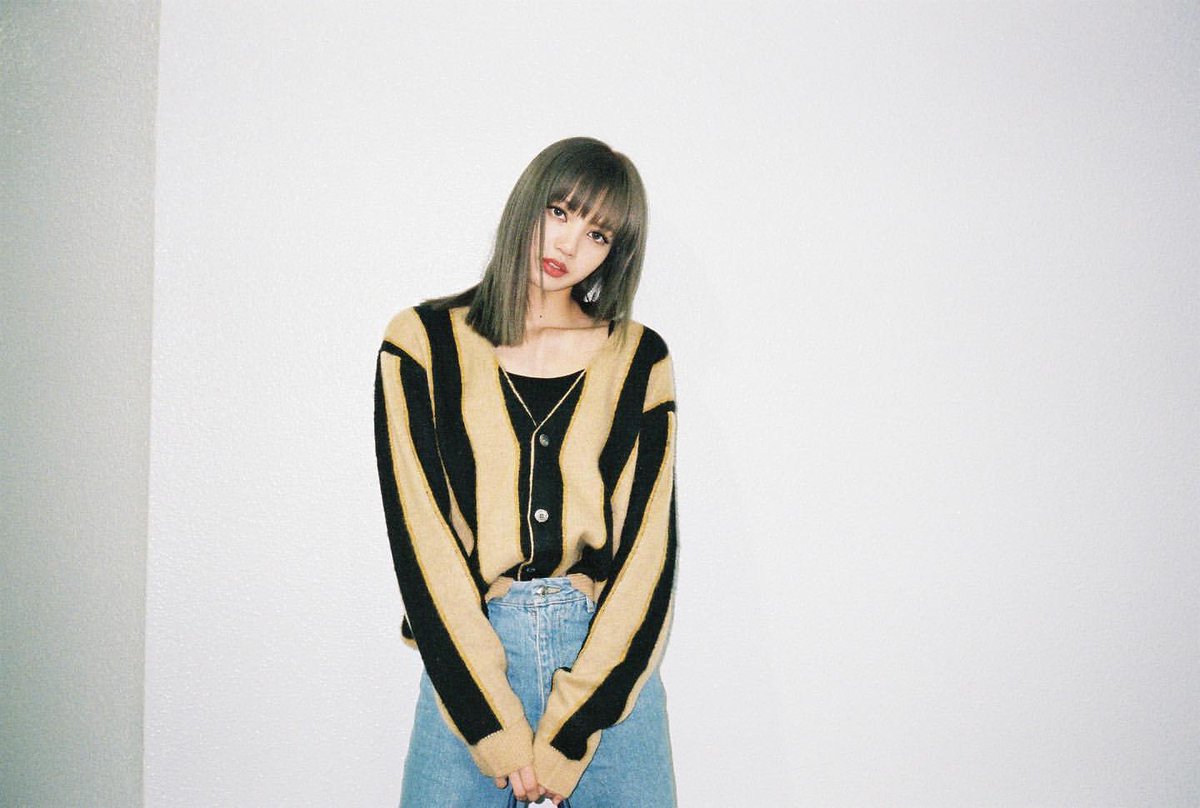 lalalalisa_mn tweet picture
