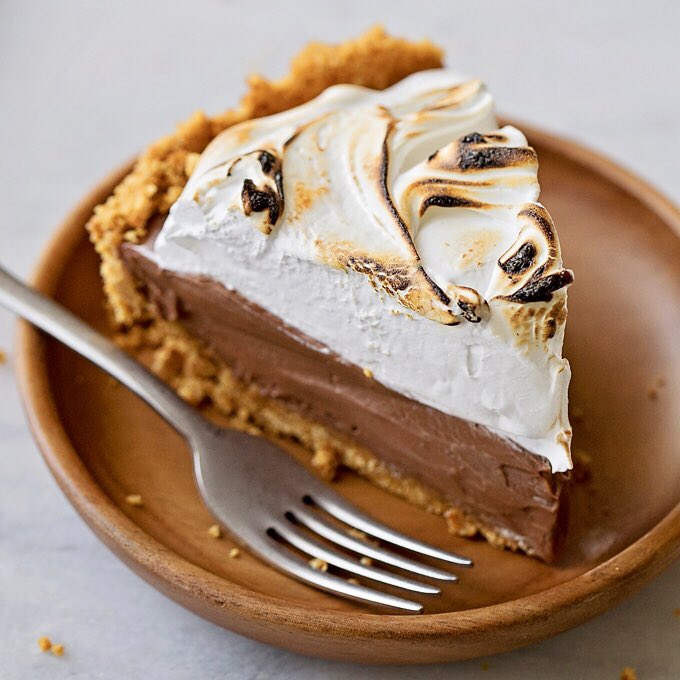 It’s that time of year when we just want s’more of everything!  How ‘bout S’more Pie? Silly question! Get it tonight at <a href="/larkinsquare/">Larkin Square</a>’s #FTT, 5-8. Entertainment by Big J Blues.  

Oh yeah, don’t forget to #EatDessertFirst!  We’ll have fresh Peach Crisp tonight too.  😉🍑❤️