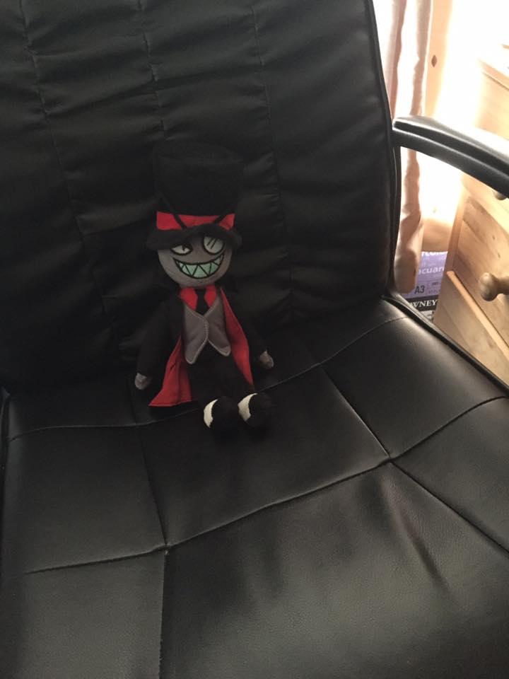 iinkhat's tweet photo. Crying at how well made this custom bought #BlackHat plush is. I love hiM

He’s probably going to steal my soul and I’m 100% okay with that 😎
 
@AlanIturiel @lemonteaflower 

#Villainous #Villainos #VillainousBlackHat #VillanosBlackHat #BlackHatPlushie #BlackHatOrganisation https://t.co/TPBEa2xTEi