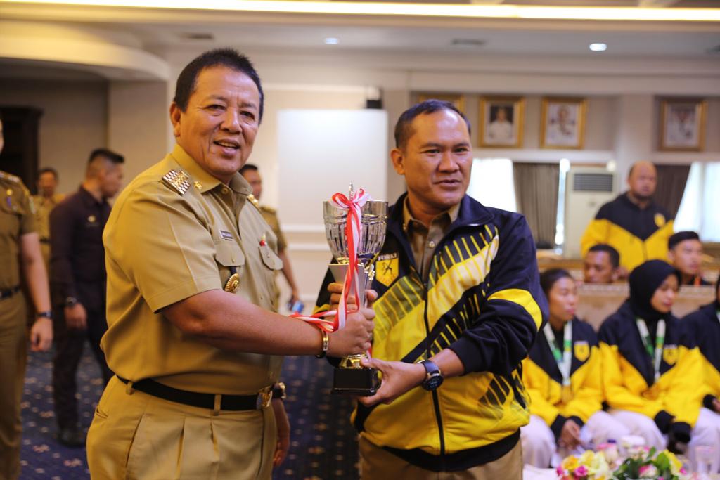 pemprov_lampung's tweet photo. Gubernur Arinal Apresiasi Juara Karate Nasional dan Internasional 

https://t.co/9iwviPmEss https://t.co/m0cFK872ef