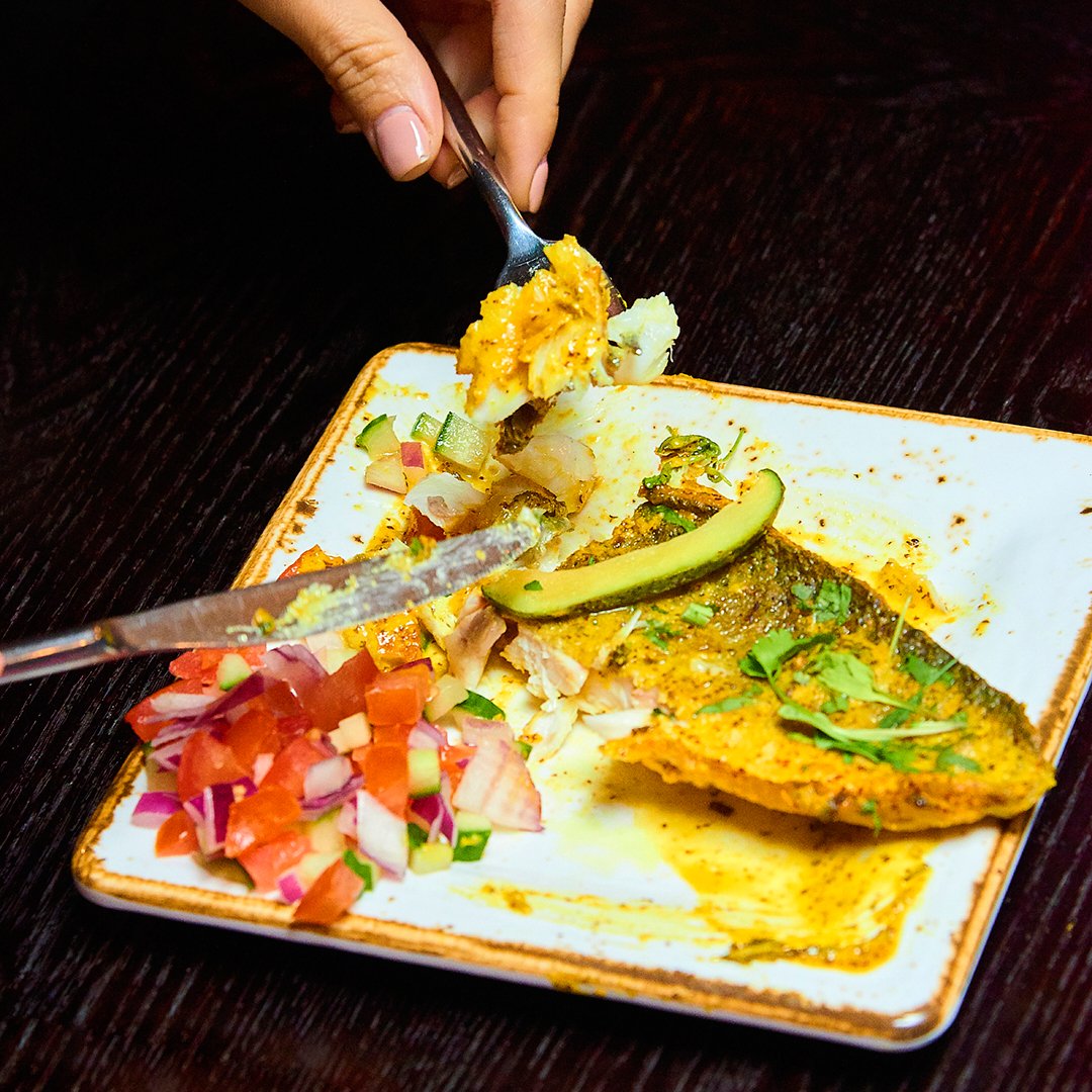 littlekolkatauk's tweet photo. Our Mango Aam Fish & Salad is the perfect light dish for a hot summers day! It consists of a delicious pan fried Sea bass fillet topped with green mango & mustard sauce and served with salad 🐟
•
•
•
#littlekolkata #coventgarden #tuesdaythoughts #fishfeast #aamfish #seafood https://t.co/GdhbfMSwUo