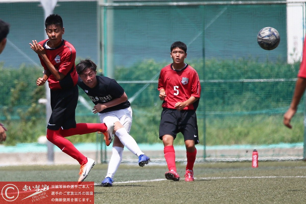 Twitter 上的 赤い彗星 東福岡高校サッカー 写真館 令和元年度福岡県中部ブロック１年生サッカー大会 準々決勝 東福岡a 春日a １年生大会準々決勝の相手は春日aと対戦 藤井楓 小倉南fcjy １年 の４得点等で勝利 準決勝に進出 続きの写真は T