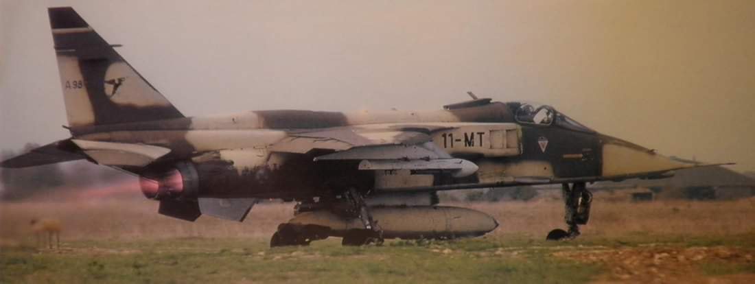 WarDiaryOffi's tweet photo. A98 11-MT at takeoff at BA 136 Toul-Rosières during the summer of 1986.
#EC002011 #EC211 #EC211Vosges #coldwar #guerrefroide #arméedelair #frenchairforce #sepecatjaguar #BA136
@ecpa_d @Armee_de_lair https://t.co/C4Y63dd6gV