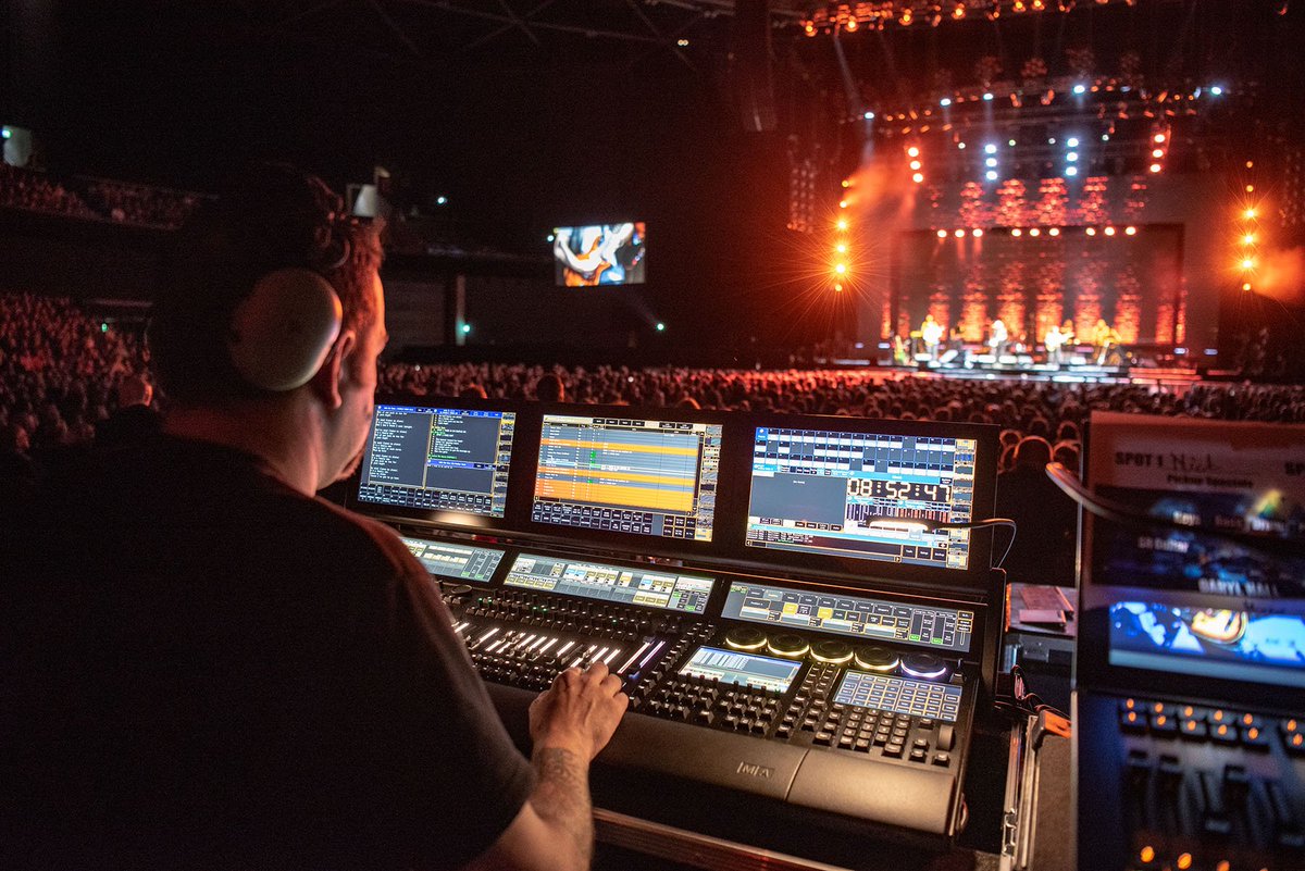 Adlib_co_uk's tweet photo. Adlib supplied full production – sound, lighting, video and rigging – plus crew for the recent UK tour by maverick US duo Daryl Hall and John Oates, whose impressive string of top 40 hits stretch back to the 1970s!
#adlibatwork
https://t.co/mjAqELu6H2 https://t.co/yXuQnrsPOG
