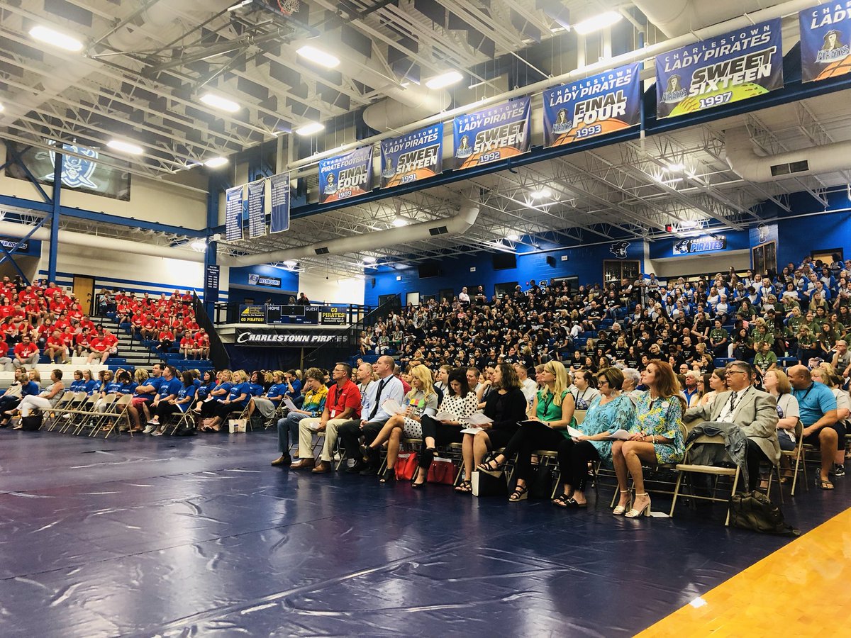 GCCSchools's tweet photo. Opening day program for our AWESOME staff! #WeAreGreater https://t.co/s1vEPxwgJt
