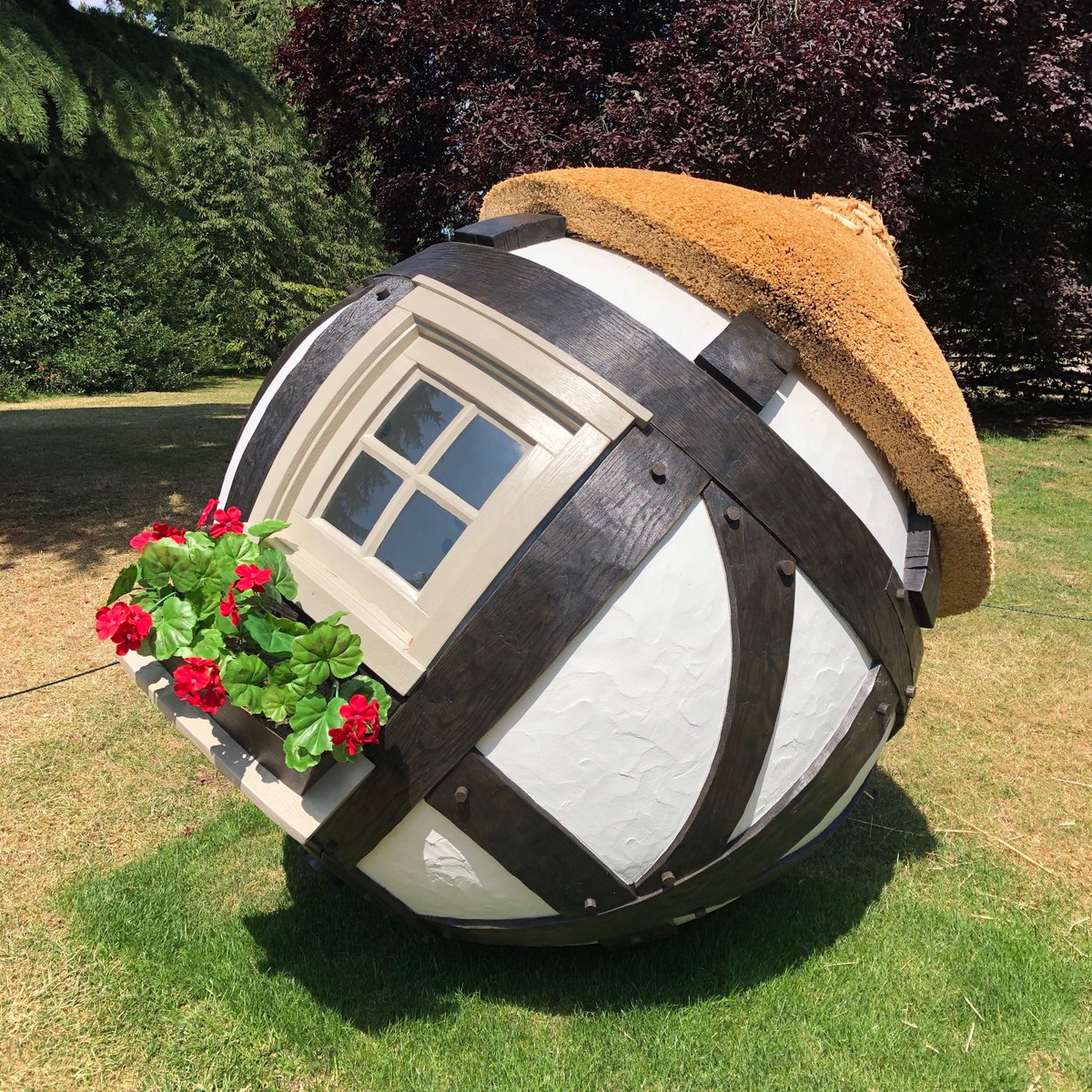 xstrongprnts's tweet photo. Always a great selection at #FriezeSculpture and this year is no exception!

#RobertIndiana #LarsFisk #EmilyYoung #TomSachs #ZakOve #CharlieGodetThomas #Art #Sculpture #Frieze #TheEnglishGardens #RegentsPark #London #UnitedKingdom #UK #ExtraStrongPrints https://t.co/1I2gBLF0Sf