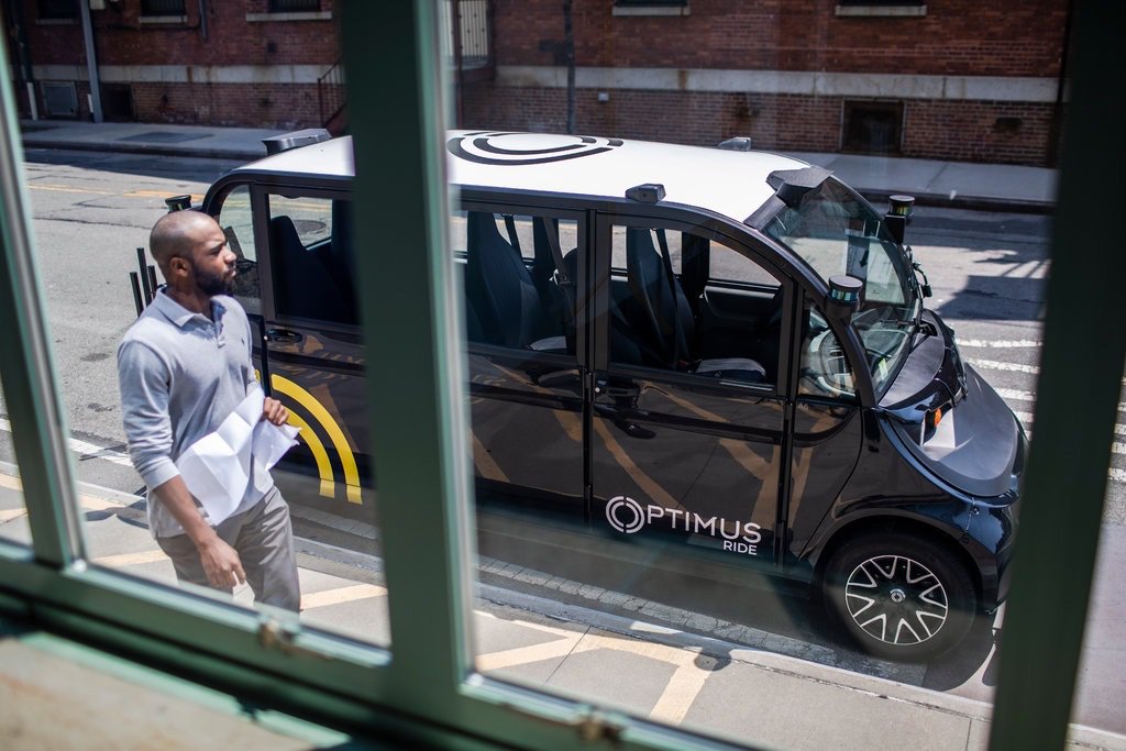 rccchin's tweet photo. Driverless Cars Arrive in New York. Optimus Ride launching in the Brooklyn Navy Yard https://t.co/PZYL5x7Sg0 @OptimusRide @ieee @mtts  #ims2019 #selfdriving #autonomous @citylab @MITCities #EmTechMIT @disruptmobility @Medialab @BklynNavyYard https://t.co/jD2jV4UlOG