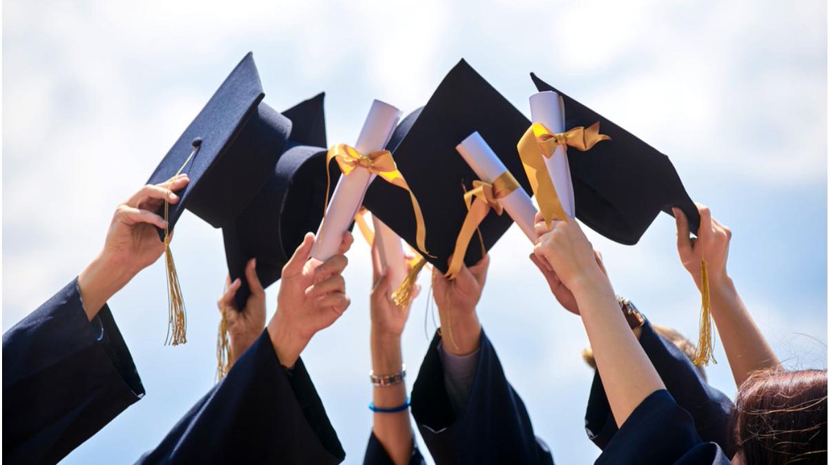 ProcurementLDRS's tweet photo. Congratulations to all the graduates of 2019!
If you are looking to kick-start your sales career and want to be a part of a vibrant and supportive team, then look no further, you’ve found us!
Apply now and join #OnePL
https://t.co/8Z7asgYxEb
#graduates #classof2019 https://t.co/6bgeHt9ZfD