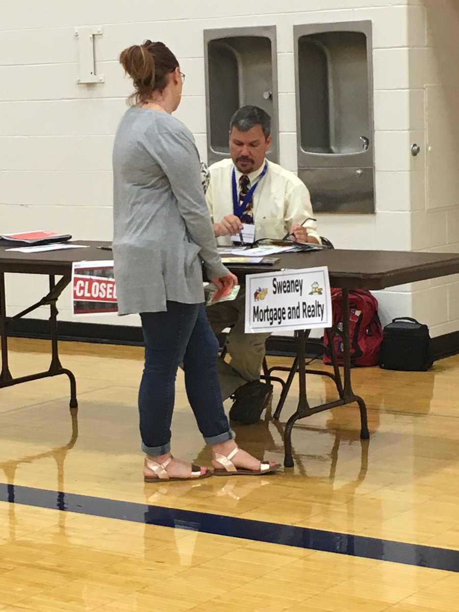 swplains's tweet image. #SWPRSC will bring Poverty Simulations to over 500 educations this August alone! Scenes from @PeteTweets453 as @swprscJen facilitates a #PovertySimulation!  #EmpathyMatters