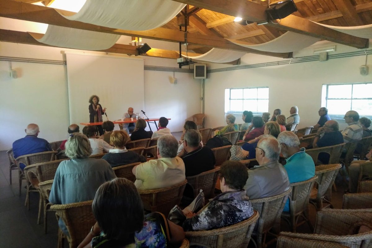 L'inaugurazione di "Ciao #Italia!" nella sale de <a href="/laNavedellaSila/">La Nave della Sila</a> ha aperto l'edizione 2019 degli #IncontriNelParco: una riflessione sul #viaggio geografico, socio-economico e culturale degli italiani in #Francia tra il 1860 e il 1960, con Marta Petrusewicz e Vittorio Cappelli.