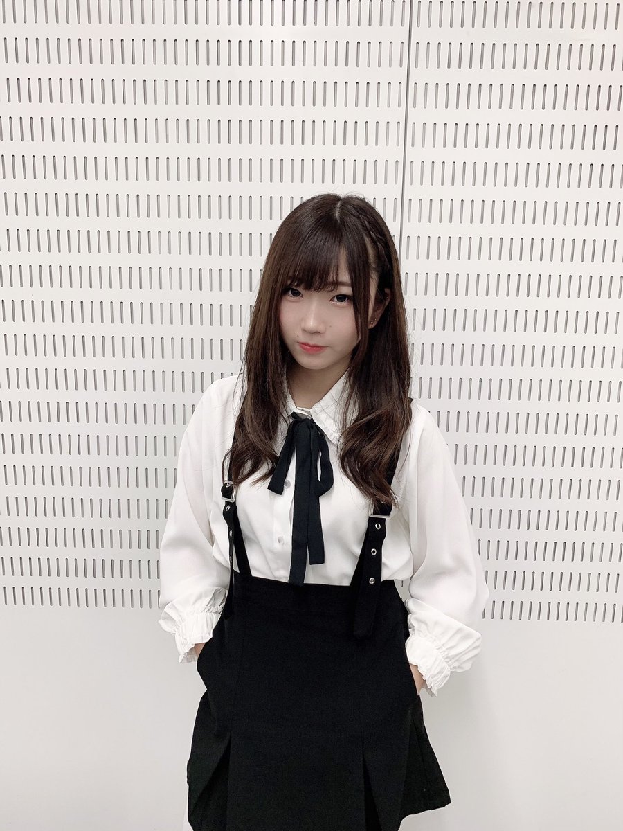 米田みいな ラストアイドル２期生アンダー ポケットに手を突っ込んではいけません 転倒したさいに手を床につけて 体を支えることが困難になるため ポケットに手を入れて歩くのはやめましょう