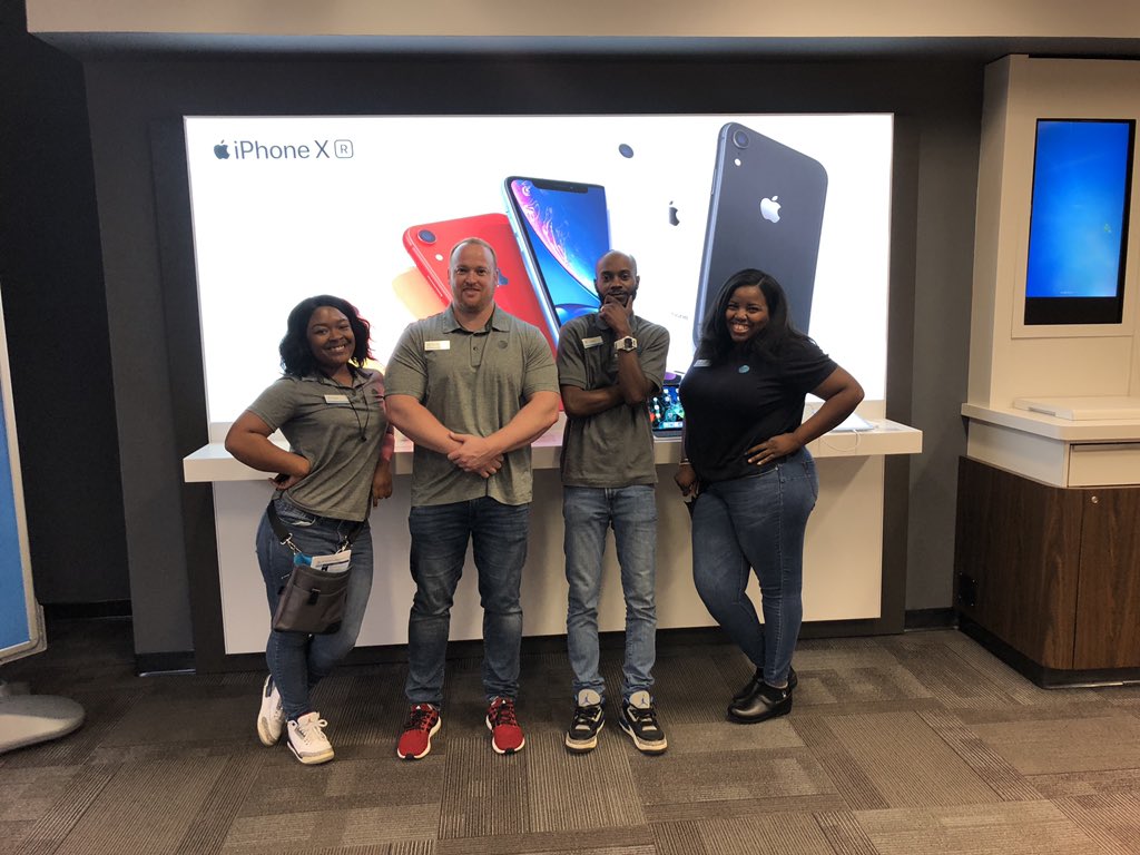 🔥🔥🔥 APEX LEGENDS 🔥 🔥 🔥 #ourmoment #winning If you didn’t catch that #20wired day let me give a special shout out <a href="/BreeBreezy_ATT/">Bree Partridge</a> <a href="/TomFrmATT/">TomTheATTGuy</a> <a href="/DeeAli83/">RealtorDeeAli</a>!  <a href="/404girl/">Betsy Francis</a> <a href="/STyayouknowme/">Shane Tucker</a> <a href="/AdamMRagab/">Adam M. Ragab</a>